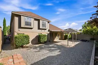 8227 Calle Primera NW 