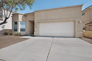 8008 Oso Rico Road NE 