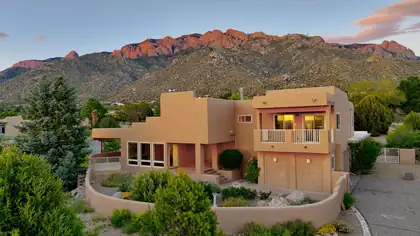 626 Black Hawk Drive NE, Albuquerque