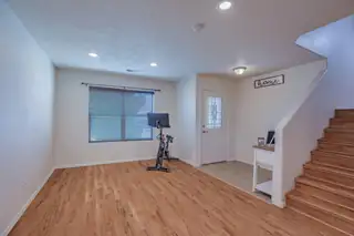 2831 Violeta Circle SE 