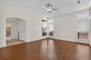 3137 Renaissance Loop SE 