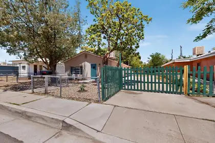 915 Pacific Avenue SW, Albuquerque