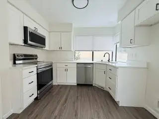 7588 Keystone Drive NE 