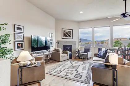 312 Pinnacle Drive SE, Rio Rancho