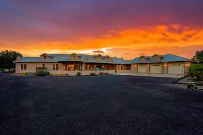 325 Braught Lane, Bosque Farms