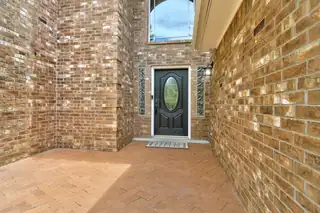 2832 W Island Loop SE 