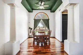 2832 W Island Loop SE 