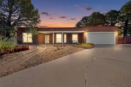 2320 Punta De Vista Place NE, Albuquerque