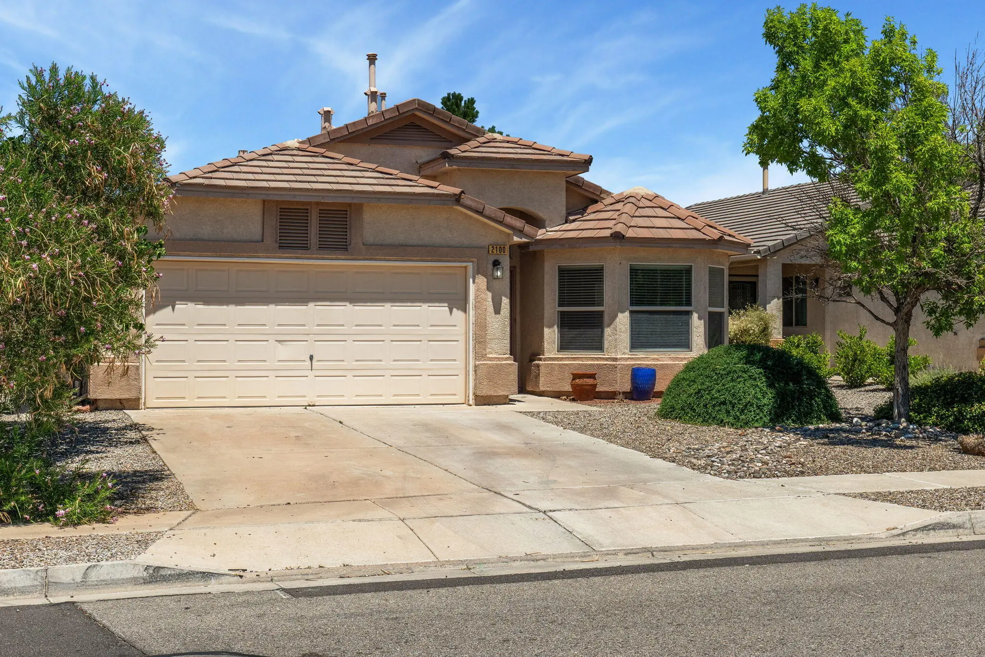 2100 Violeta Circle SE
