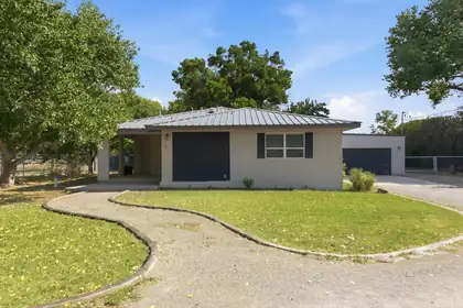 21 Otero Road, Los Lunas