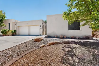 6100 Rio Hondo Drive NE, Albuquerque