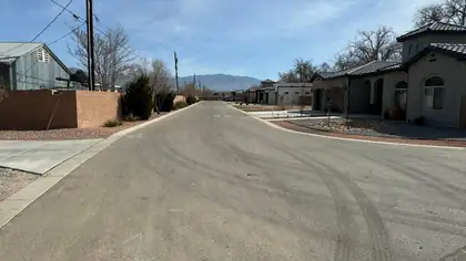 253 Valle Encantado Drive NW, Albuquerque 