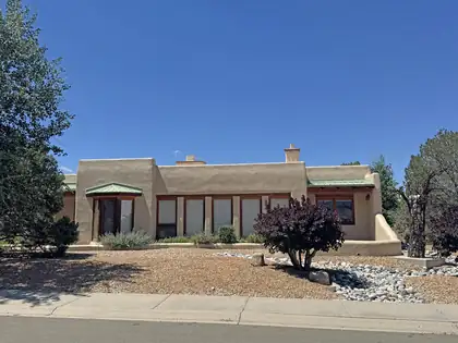 363 Monte Vista Road, Taos