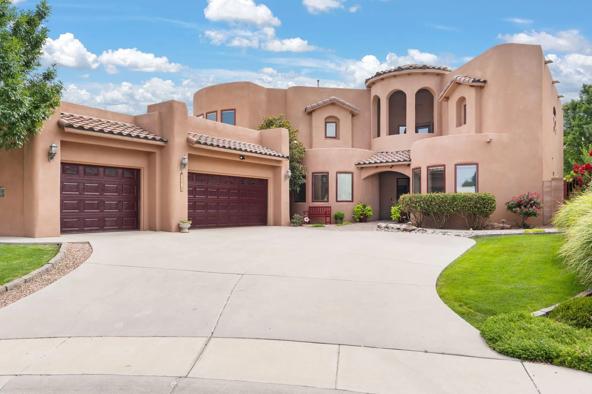9228 La Tierra Court NE
