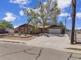 5909 Woodford Drive NE 
