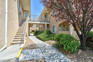 6800 Vista Del Norte Drive NE 427 