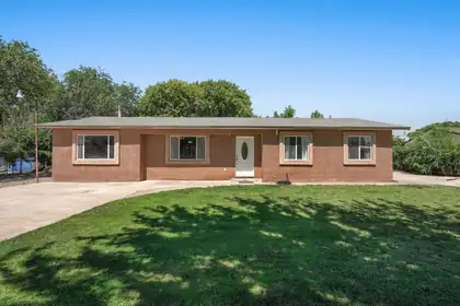 5627 Cletsoway Drive SW, Albuquerque 