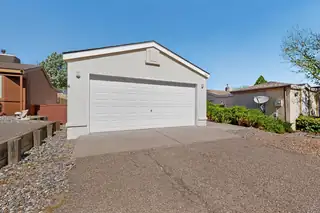 1613 Patti Place NE 