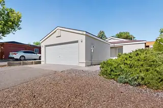 1613 Patti Place NE 