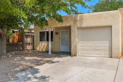 313 Shannon Place NW, Albuquerque