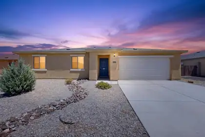 2410 Desi Loop, Belen
