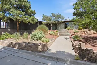 904 Ganado Court SE 