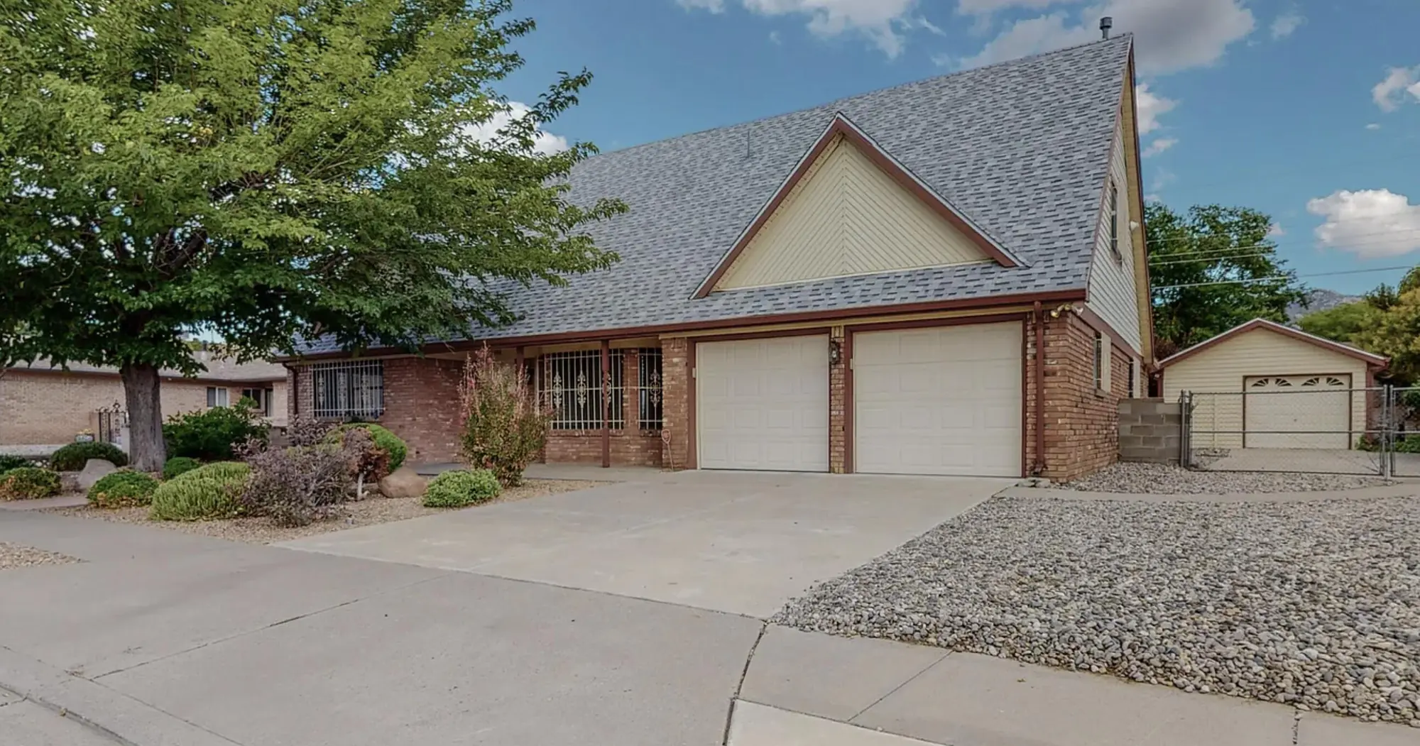 1408 Hiawatha Drive NE
