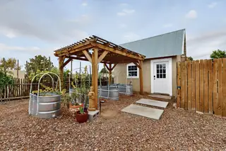 1925 Sonora Road NE 