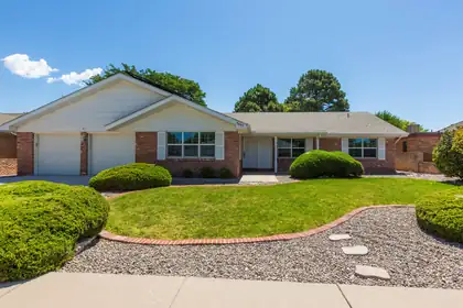 7640 Arroyo Del Oso Avenue NE, Albuquerque