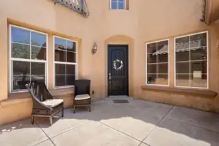 20 Los Balcones Place NE 