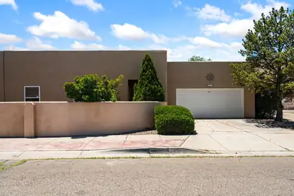 428 Phoenix Avenue NW, Albuquerque 