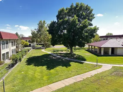 819 Country Club Drive SE APT 2B, Albuquerque