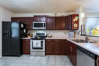 924 Somerset Meadows Drive NE 