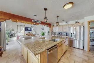 1000 Saratoga Drive NE 