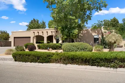 5632 Moon Street NE, Albuquerque
