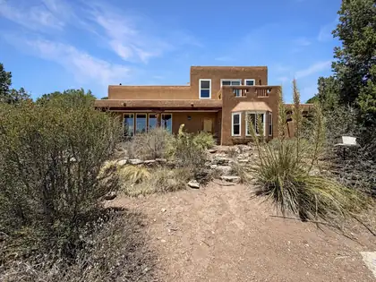 16 Erin Lane, Tijeras