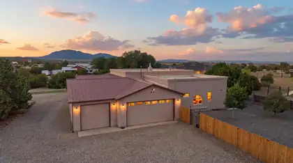 20 Cielo Estrellado Drive, Edgewood
