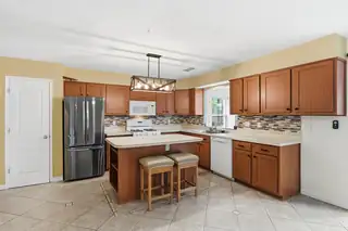 1425 32nd Circle SE 