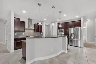 1810 Vista De Colinas Drive SE 
