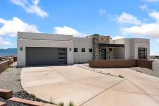 5617 Barranca Overlook Place NE 