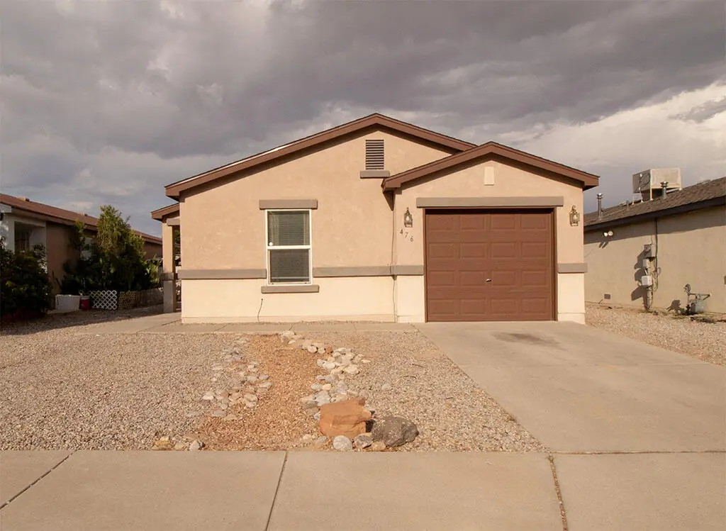 476 Desert Bluff Drive SW