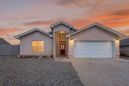 1341 Vista Centro Drive SW, Los Lunas