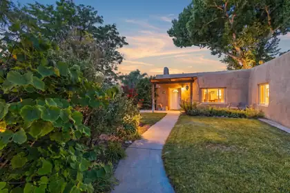 16 Bennett Road, Los Lunas