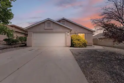 6015 Hemlock Avenue NW, Albuquerque