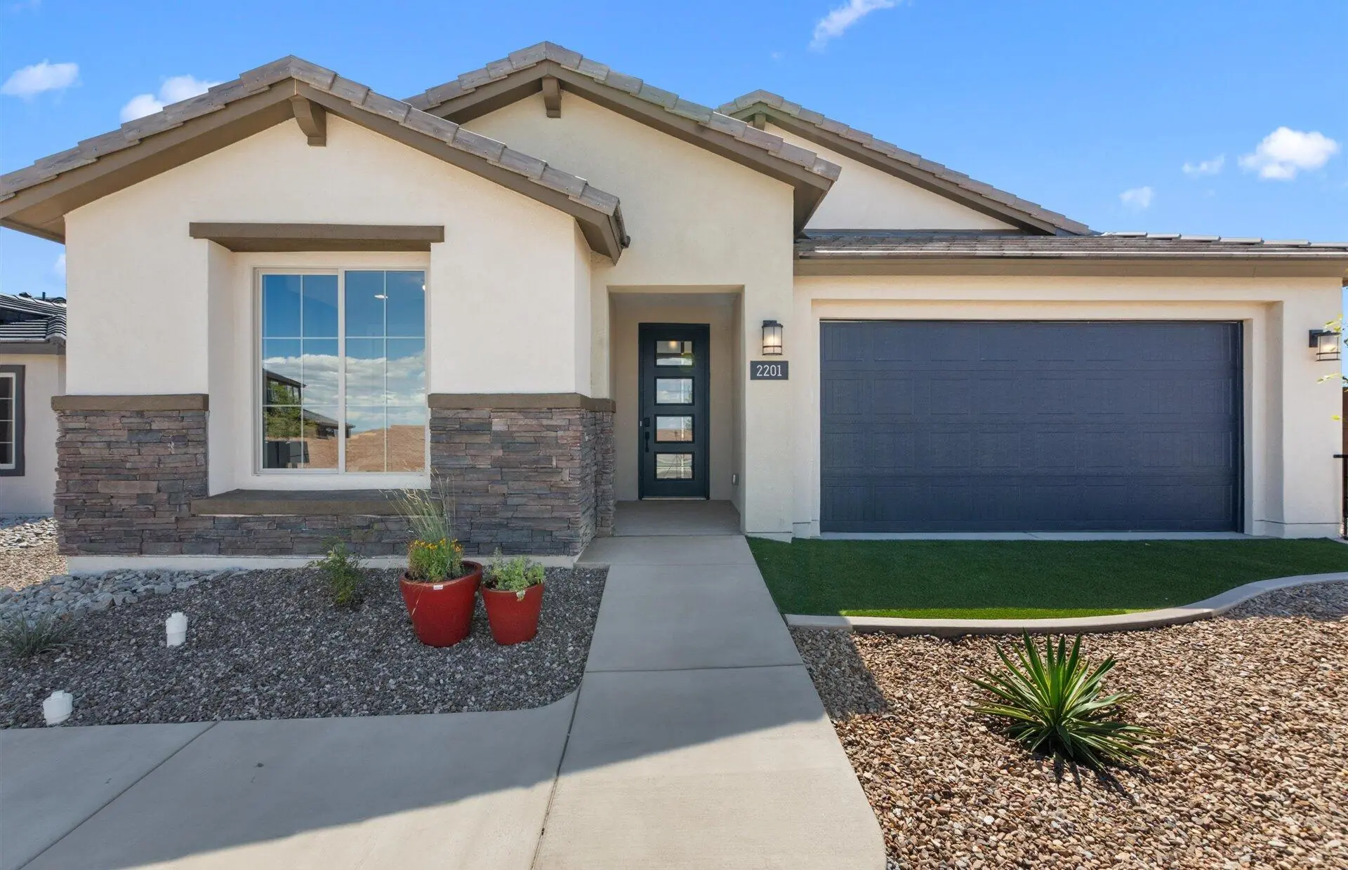 2201 Sandra Loop NE