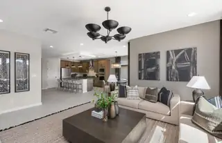 2201 Sandra Loop NE 
