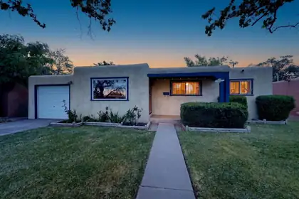 716 Kentucky Street SE, Albuquerque