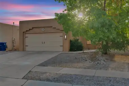 724 Nicklaus Drive SW, Albuquerque