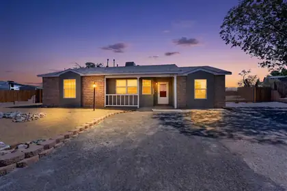 520 Apache Loop SW, Rio Rancho