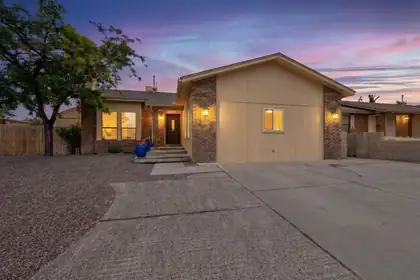 6909 Quarterhorse Lane NW, Albuquerque